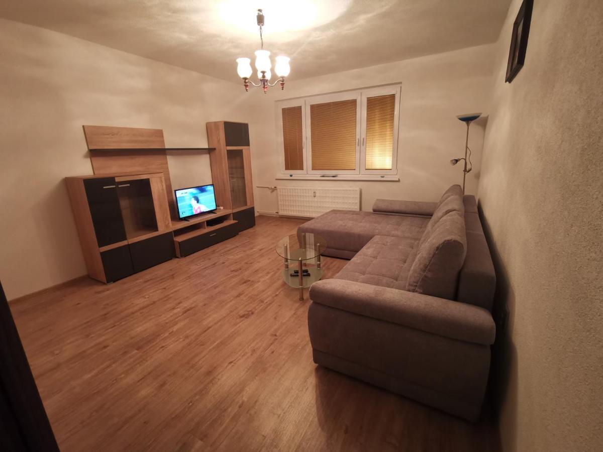 Apartman Anro Kanianka Luaran gambar