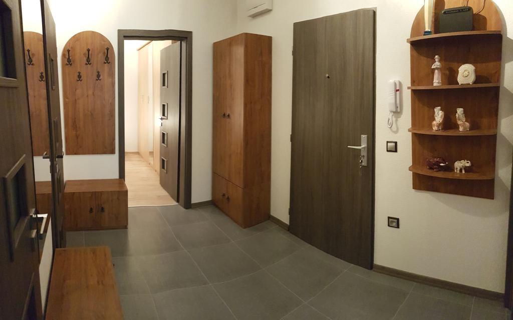 Apartman Anro Kanianka Luaran gambar